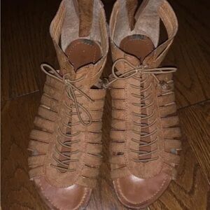 Bamboo Gladiator Sandals Brown  Size 6/ 6.5